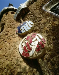 Keramikschild für den Park, am Portierhaus, entworfen 1900-14